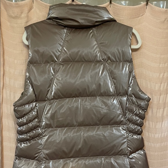 Athleta Brown Downtown Puffer Vest - Picture 10 of 14
